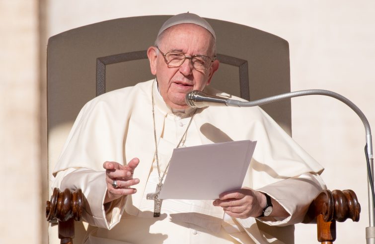 Papa Francesco Benedice I Tartufi Destinati Alla Caritas I Talicom